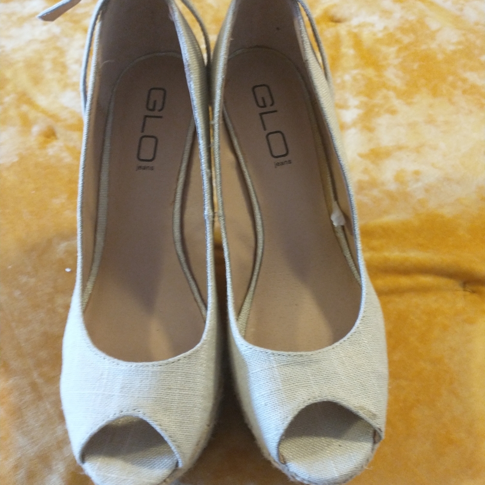 Ladies shoes